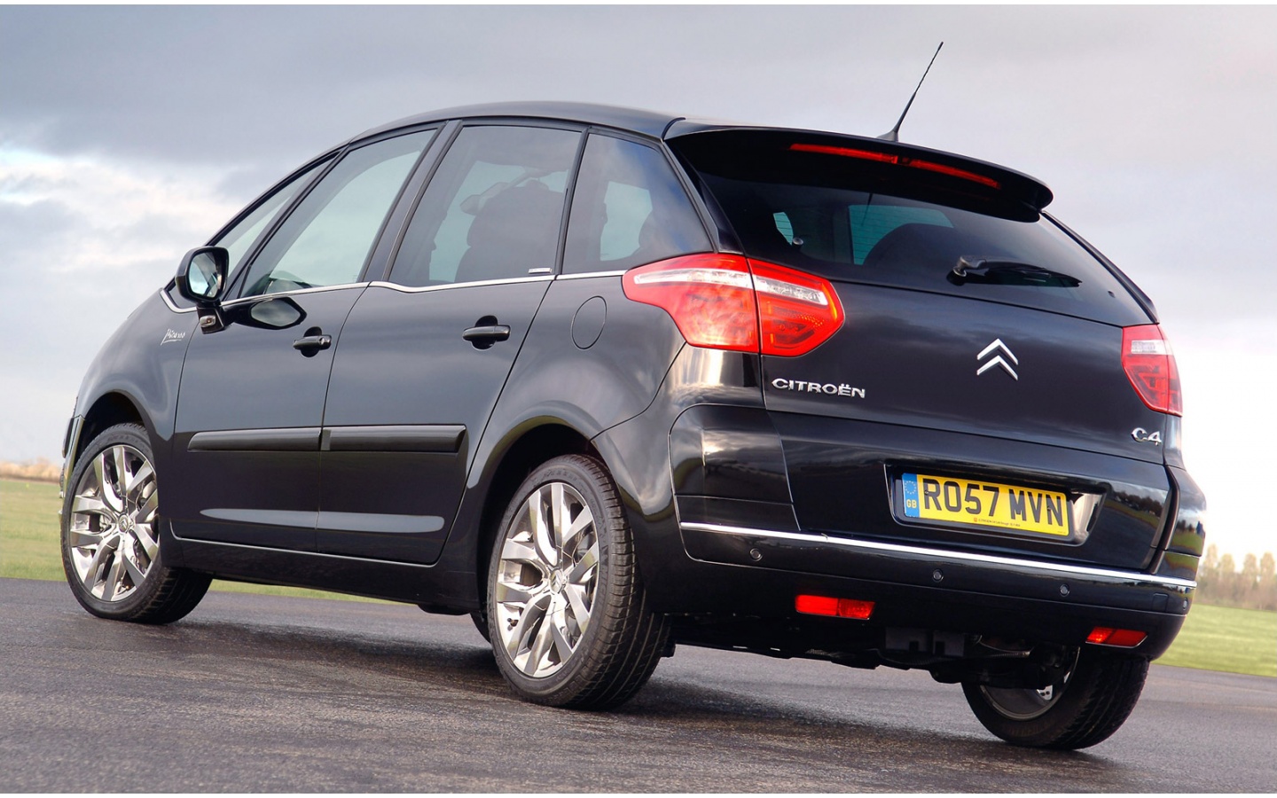 Citroen C4 Technical specifications and fuel economy (consumption, mpg)